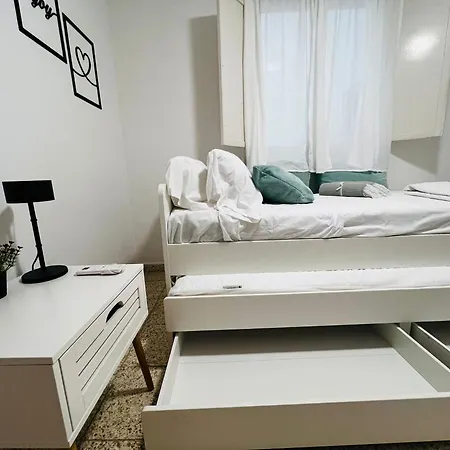 Boliches, Pax6, Wifi And Pool Apartment
